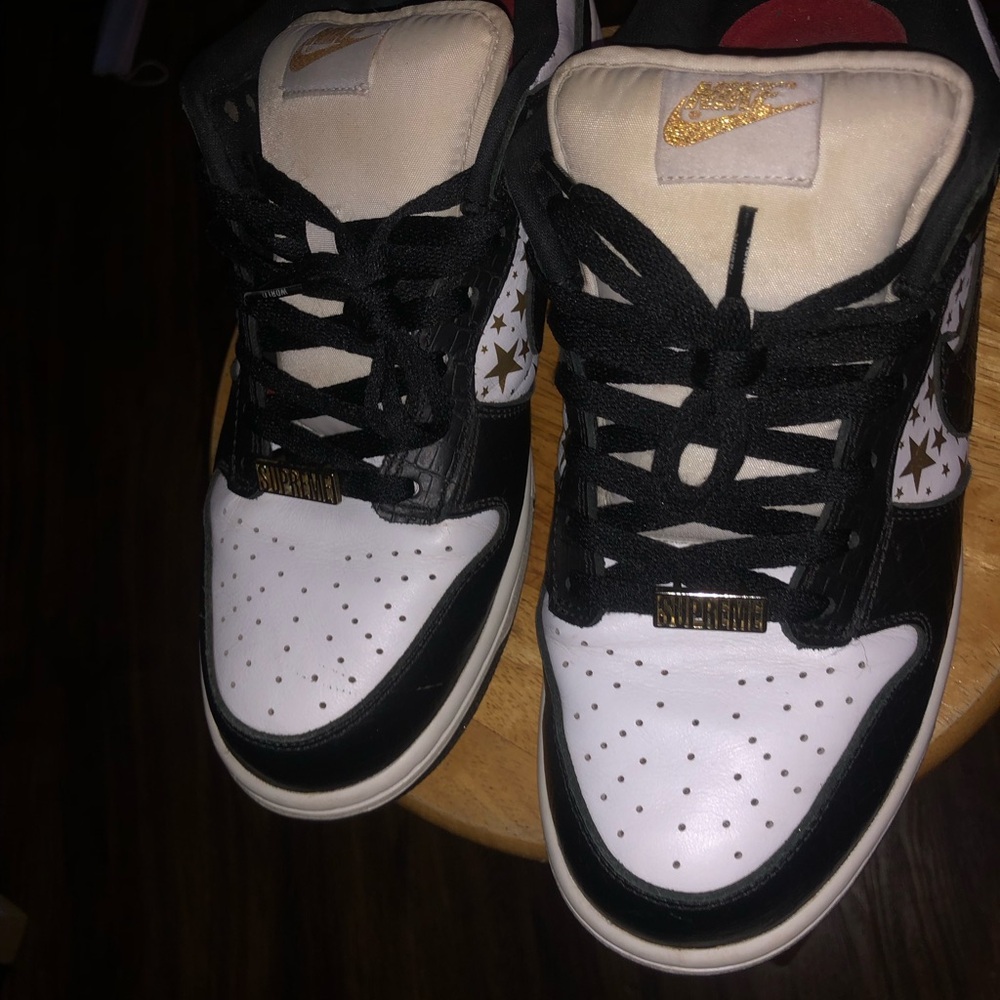 supreme nike sb dunks size 11